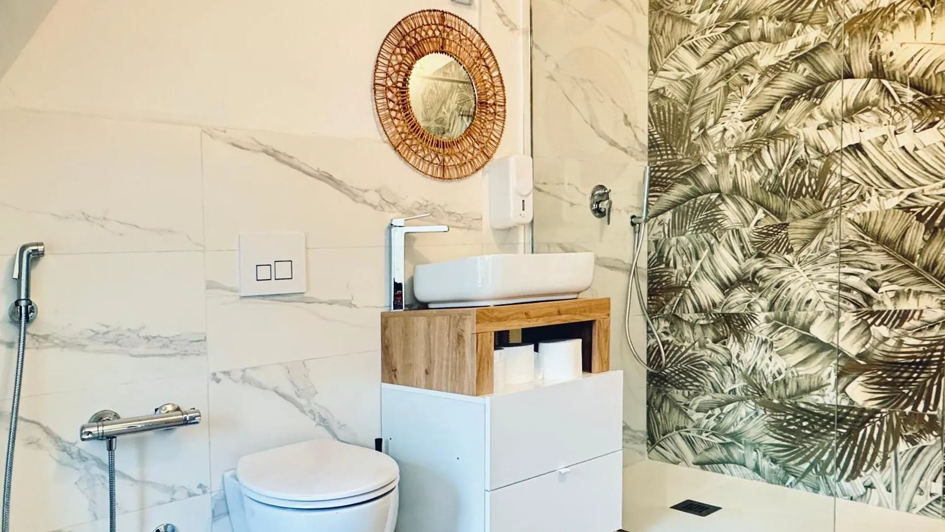Villa Edificio Storico In Bg Centro Con Area Esterna Privata Bergamo Italy