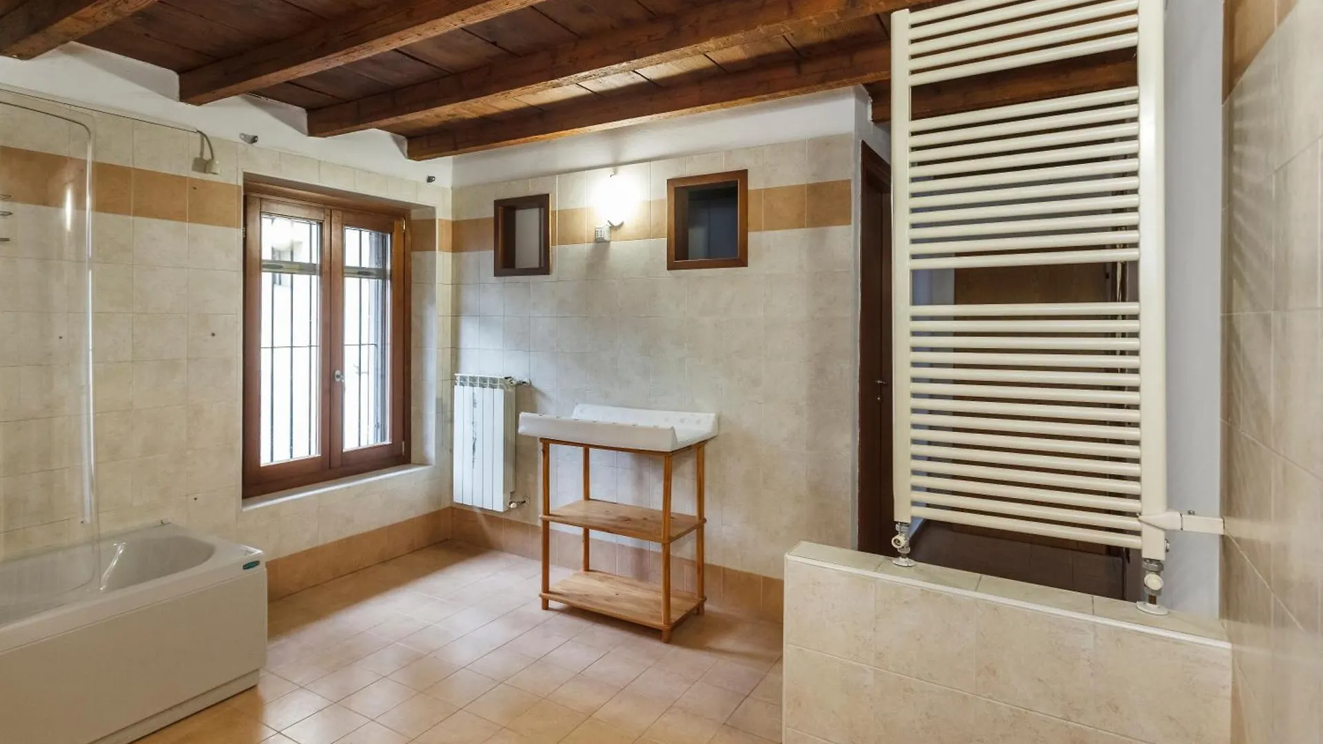 Edificio Storico In Bg Centro Con Area Esterna Privata Bergamo Villa